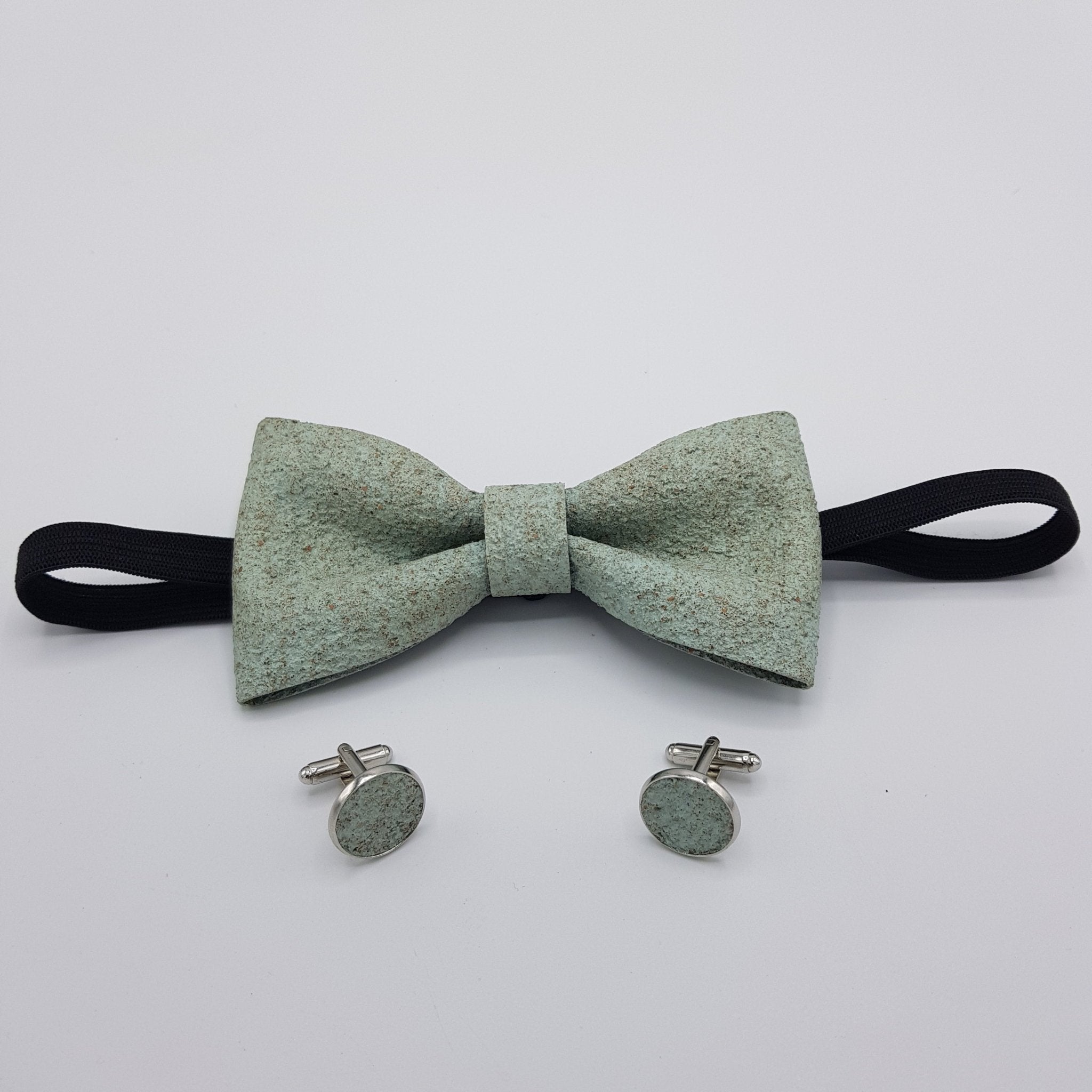 Set Papillon e Gemelli in Sughero Sage Whisper con Scatola di Latta - Fashion Loft