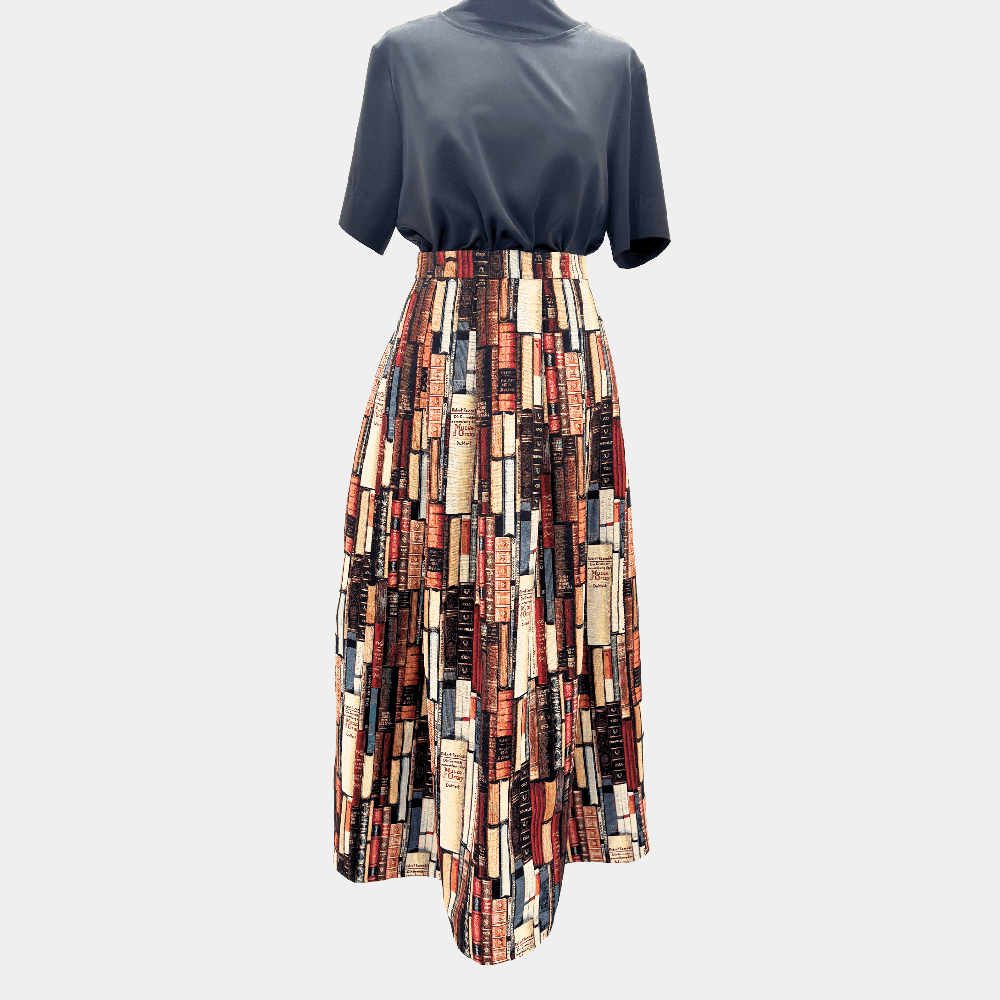 Urban Skirt “Capitoli di Stile” by Barbara Beltrame – Un tributo alla lettura - Fashion Loft