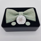 Set Papillon e Gemelli in Sughero Sage Whisper con Scatola di Latta