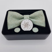 Set Papillon e Gemelli in Sughero Sage Whisper con Scatola di Latta - Fashion Loft