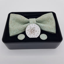 Set Papillon e Gemelli in Sughero Sage Whisper con Scatola di Latta