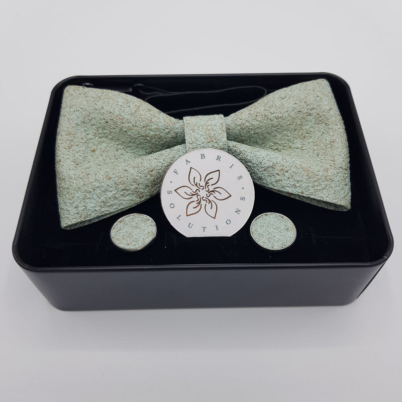 Set Papillon e Gemelli in Sughero Sage Whisper con Scatola di Latta