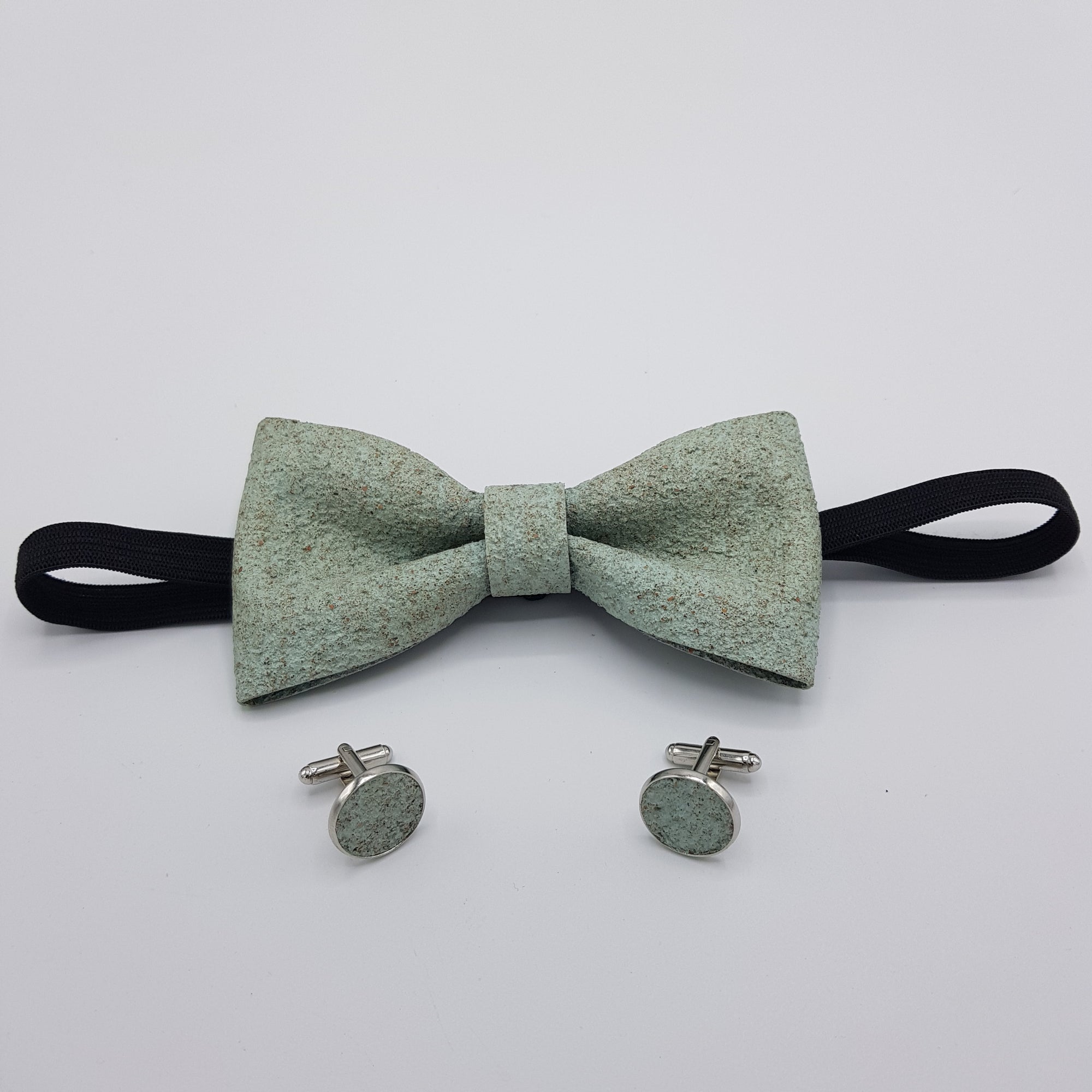 Set Papillon e Gemelli in Sughero Sage Whisper con Scatola di Latta