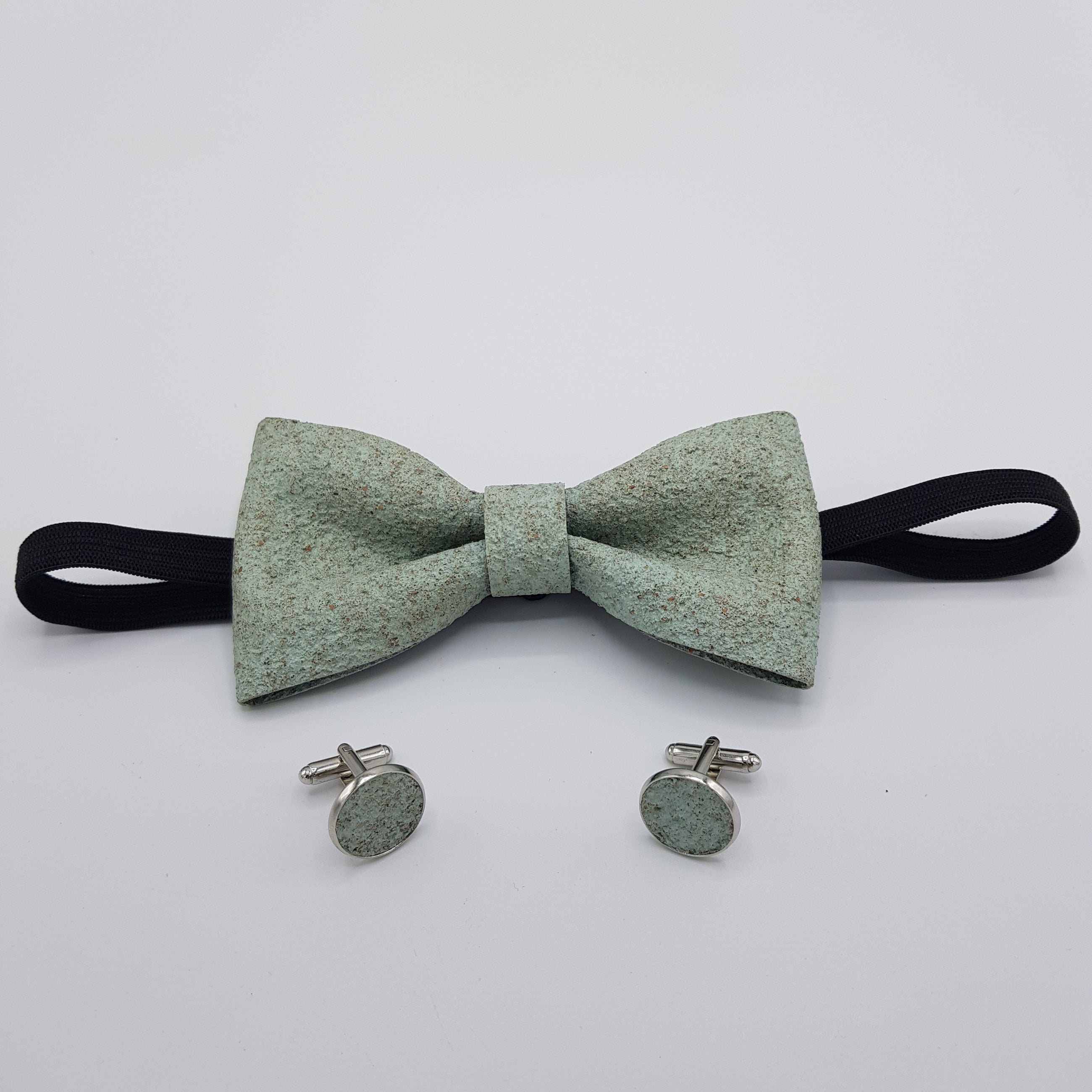 Set Papillon e Gemelli in Sughero Sage Whisper con Scatola di Latta