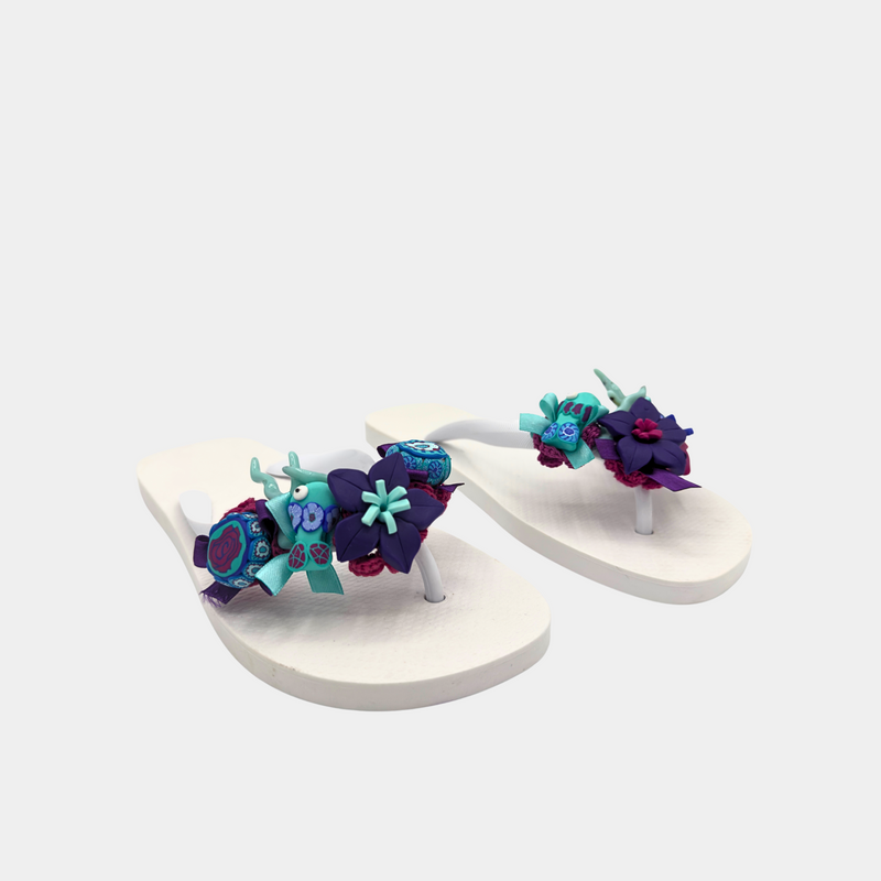 Flip-Flops bianche con fiori viola e magenta