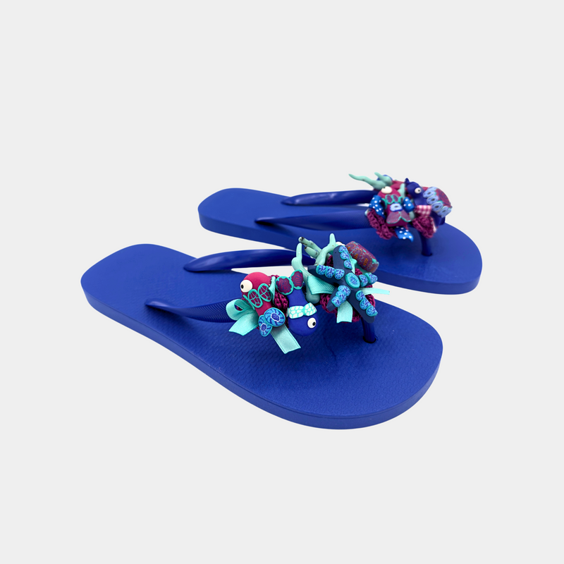 Flip flops blu elettrico con coralli e pesci colorati