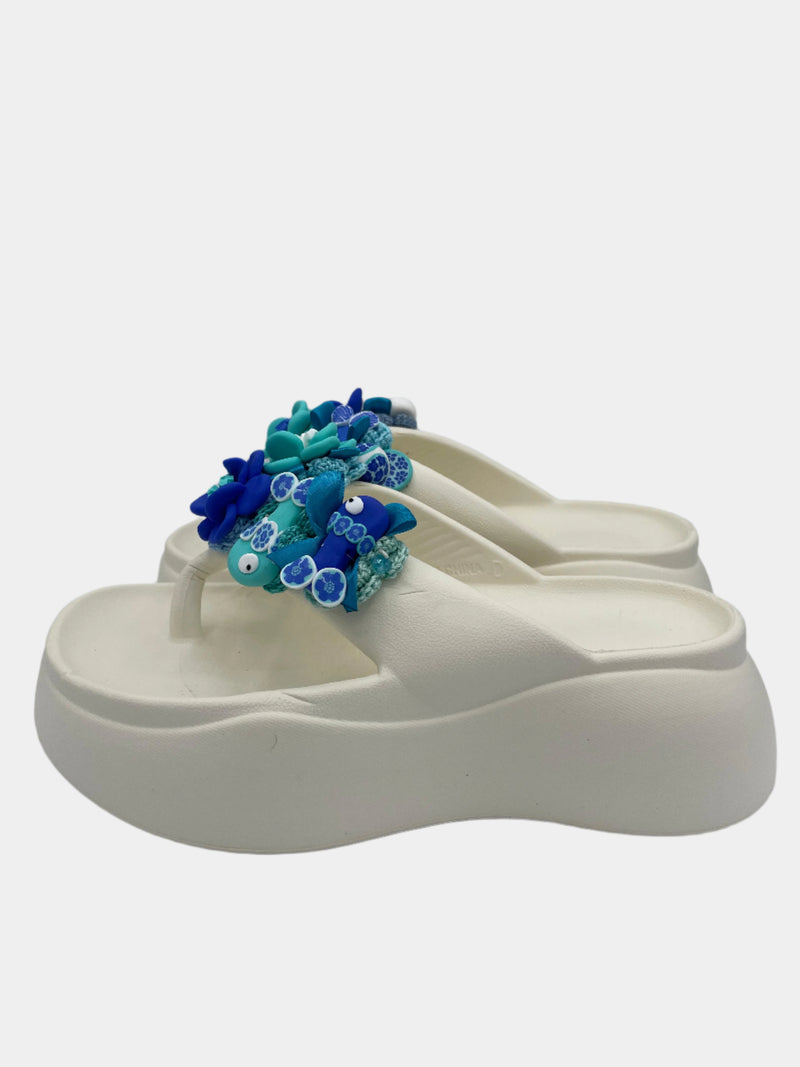 Flip-Flops modello platform alta bianca con fiori e pesci