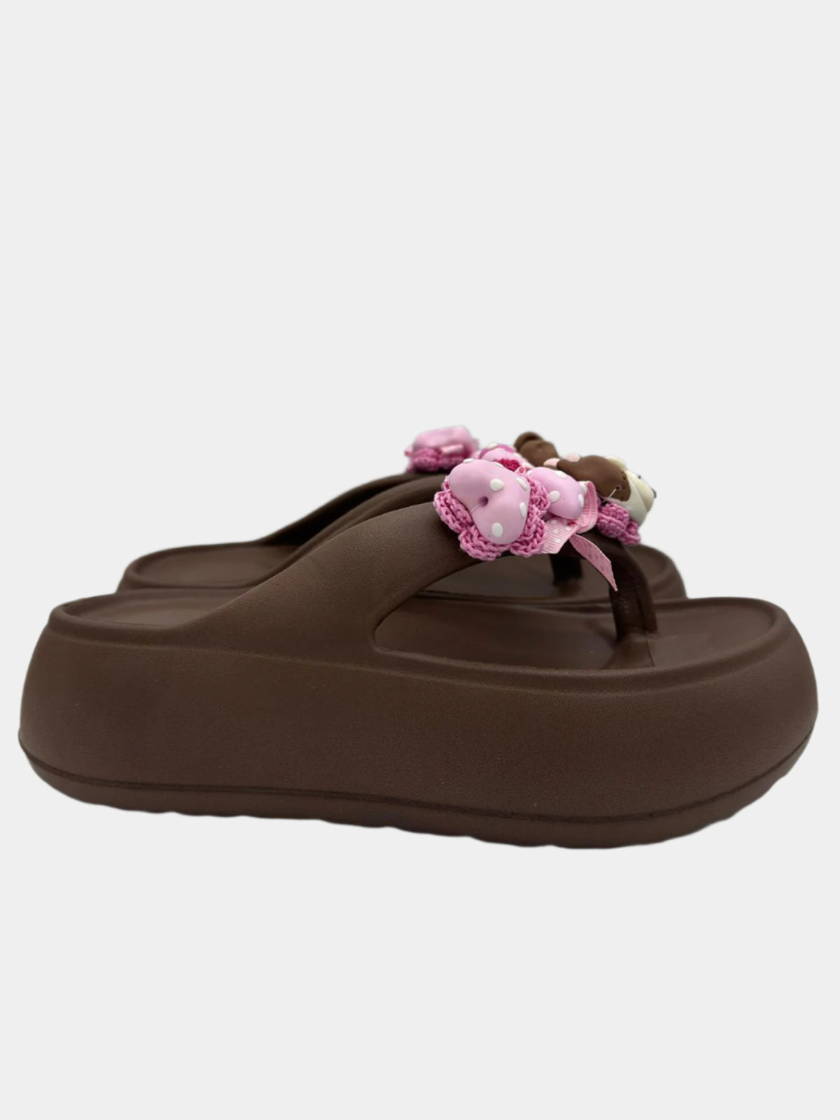 Flip-Flops modello platform alta marrone con dettagli Pets e Cuori rosa