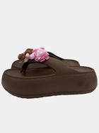 Flip-Flops modello platform alta marrone con dettagli Pets e Cuori rosa