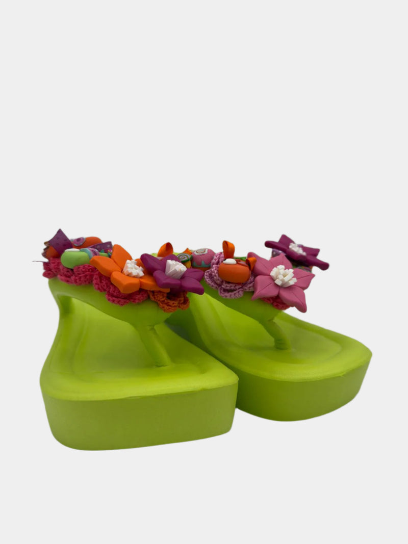 Flip-Flops zeppa alta verde mela con dettagli colorati fiori e pesciolini